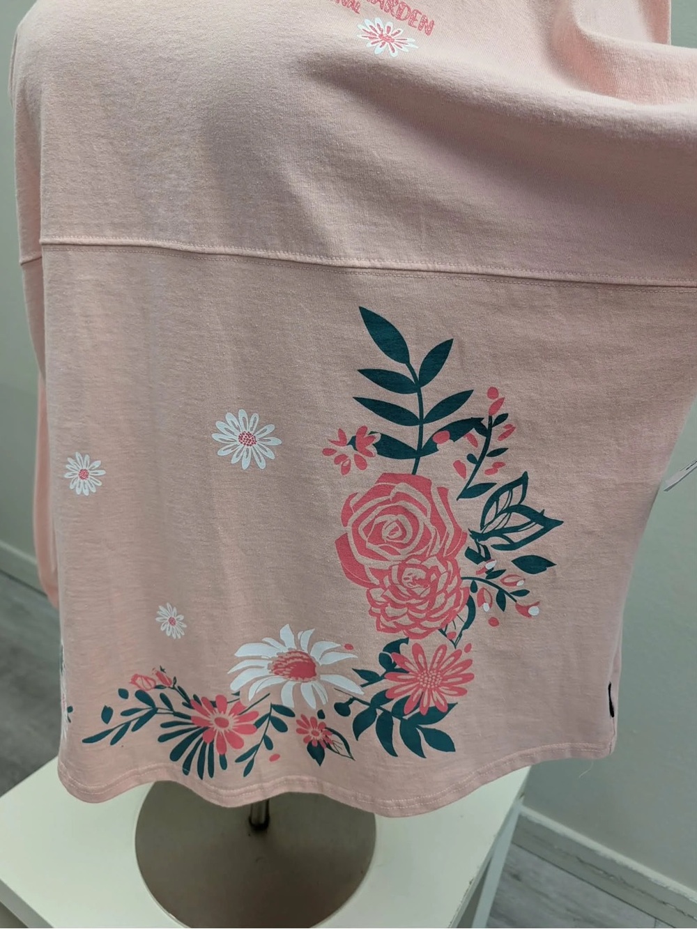 Disney Parks Light Pink Minnie Mouse Garden Party Spirit Jersey - New - Size XXL - Picture 5 of 7